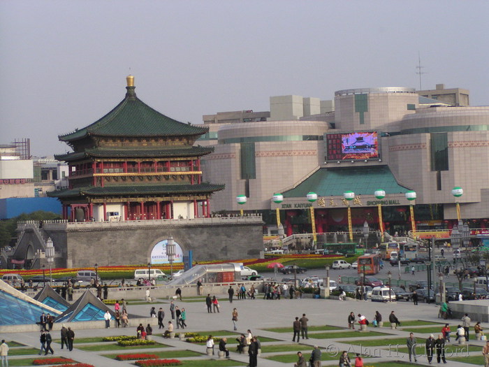 The Bell Tower seen from the Drun Tower, Xi&rsquo;an