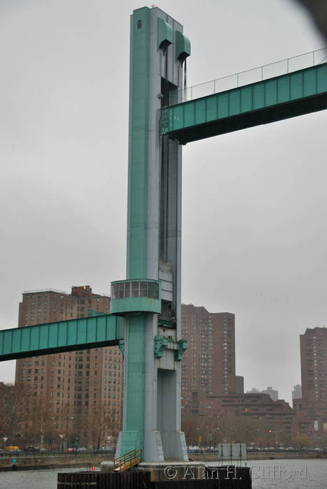 Ward&rsquo;s Island Bridge